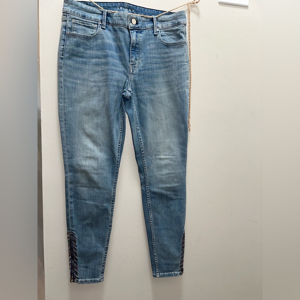 White House Black Market skinny ankle jeans